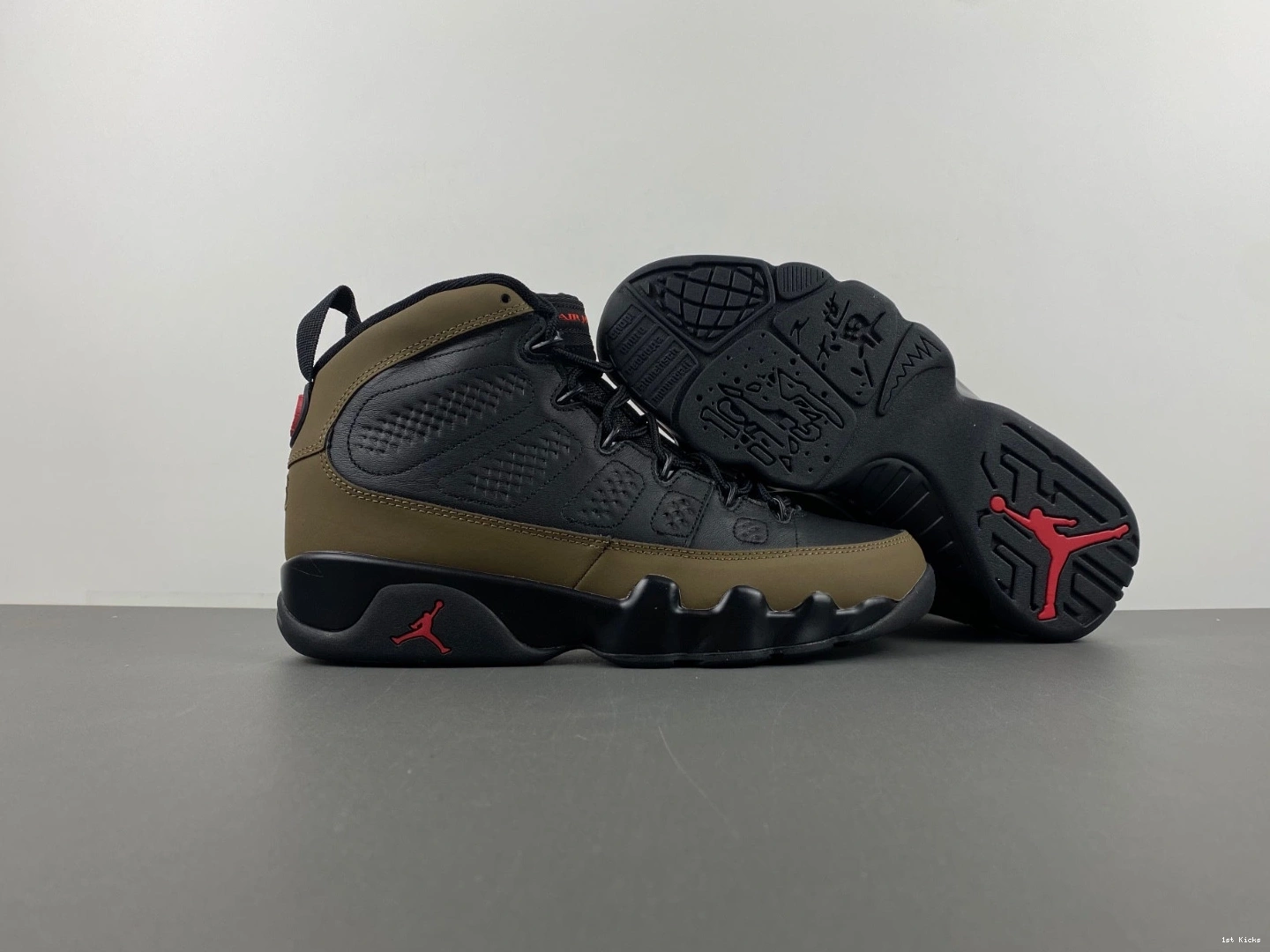 HV4794-030 Jordan  9 Holiday 